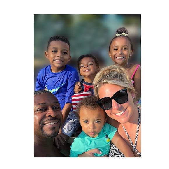 Meet your Posher, Ashlee - Picture 1 of 1